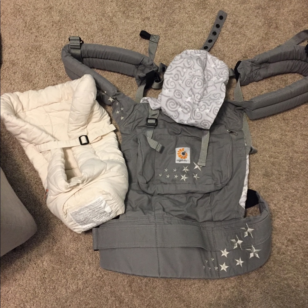Ergo carrier with infant insert